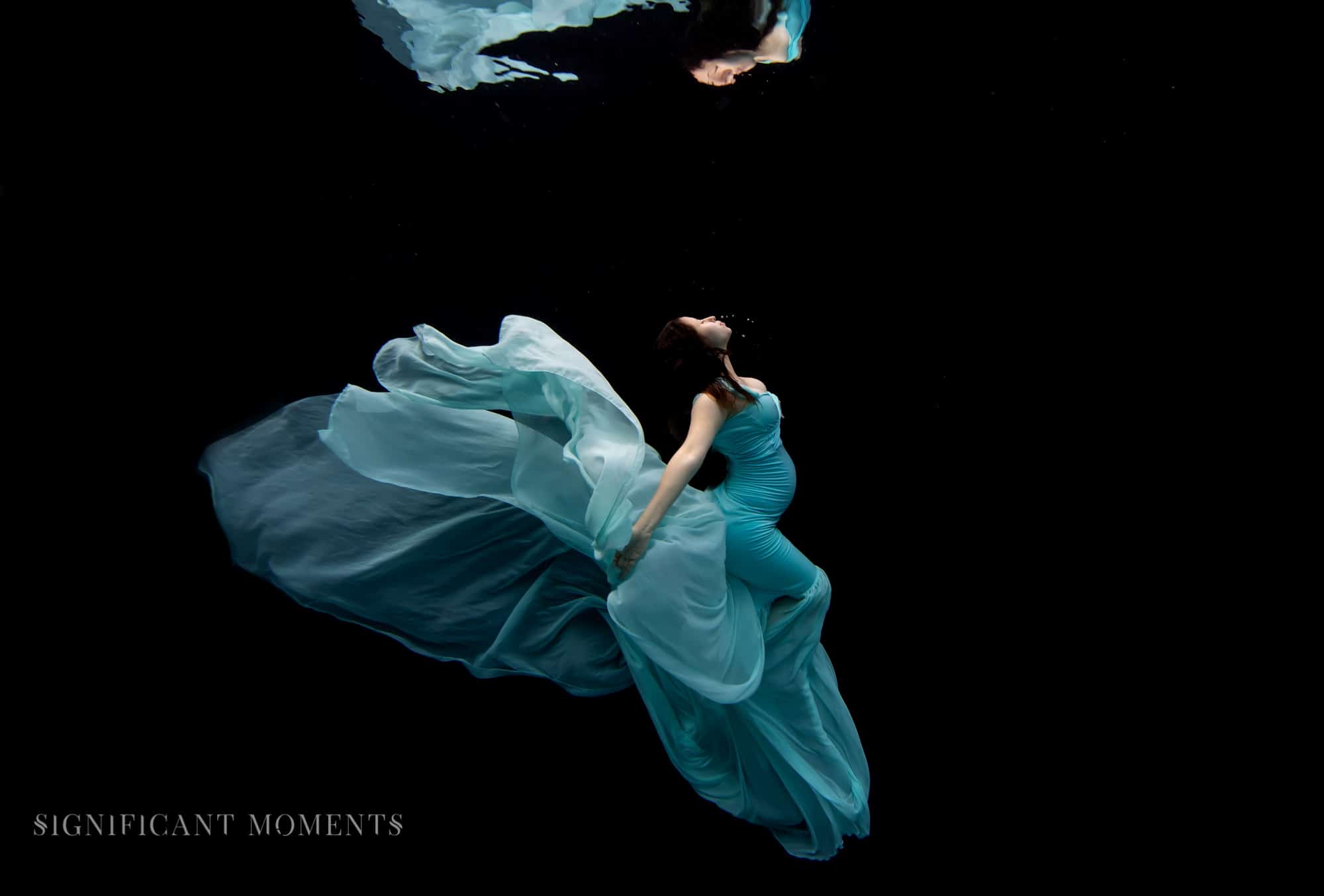 underwater maternity photography